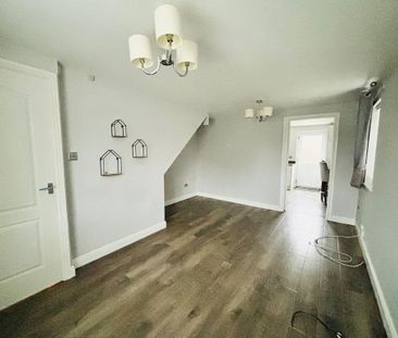 2 bedroom semi-detached house to rent - Photo 3