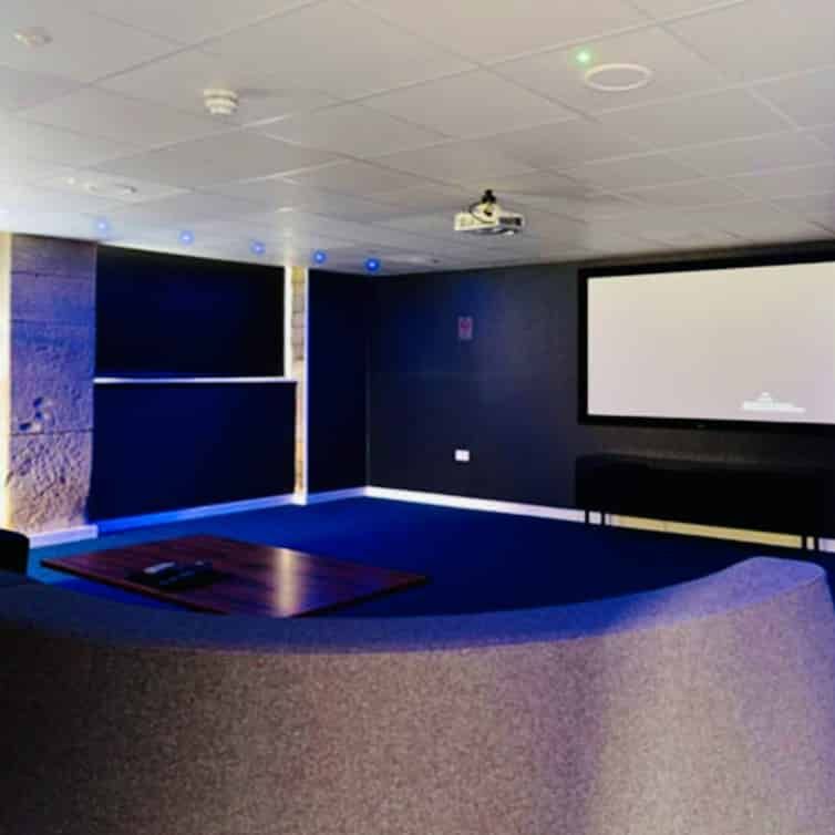 Executive Studio - Photo 1