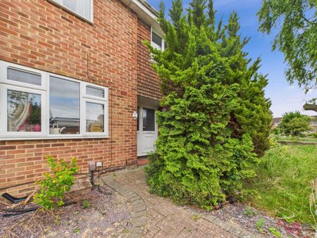 1 bedroom in a house share to rent - Photo 5