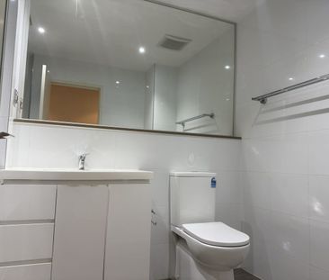 Ground floor 3 Bedroom + Study Apartment - Photo 6