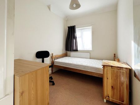 3 bedroom terraced house to rent - Photo 4