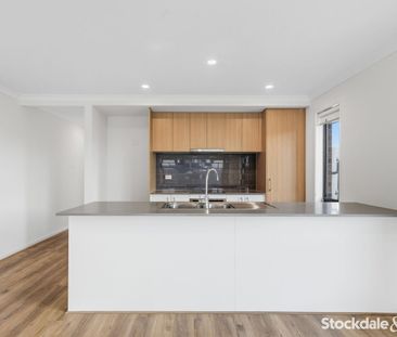 Brand New Easy Living! - Photo 6