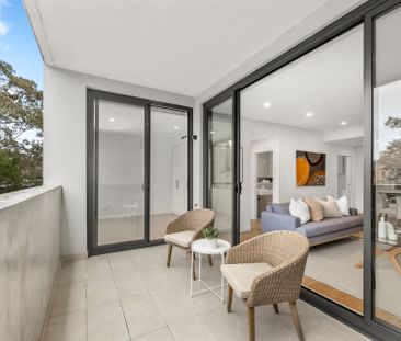 Immaculate | Sought-After Convenience - Photo 1