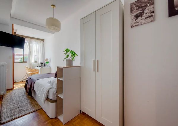 Avenida del Llano Castellano, Madrid, Community of Madrid 28034