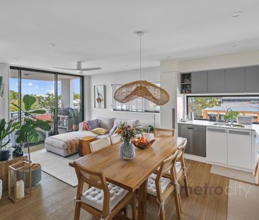 Quiet Street in the best location! - Photo 2