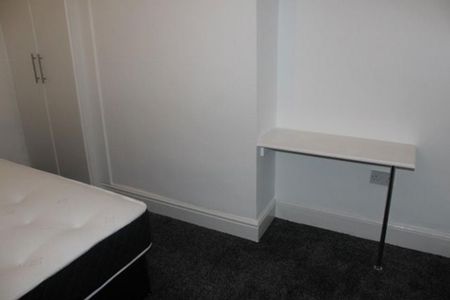 4 bedroom house to rent - Photo 2