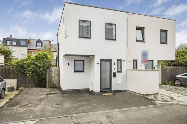 2 bedroom semi-detached house to rent - Photo 1
