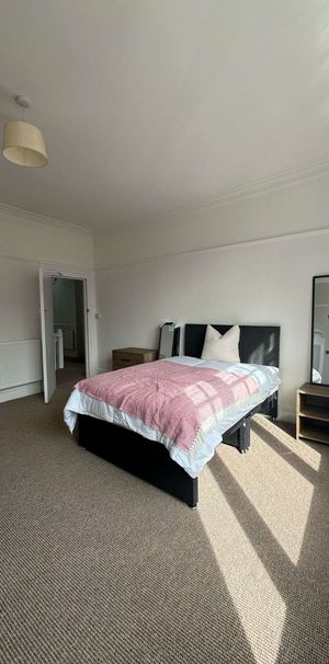 Beautifully refurbished shared house, quiet location - Photo 1