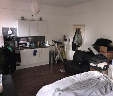 Studio Flat, Brownhill Road, SE6 - Photo 3