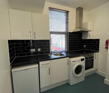 Studio Flat, Bowes Road, N13 - Photo 5