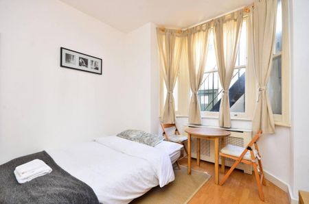 Flat 10 Fairholme Road, West Kensington W14 9JZ - Photo 2