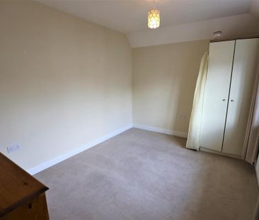 4 bedroom detached house to rent - Photo 3