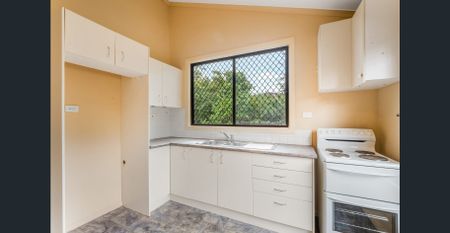 Prime Location - Two Bedroom Granny Flat - Photo 2