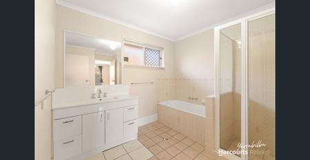 Comfortable Family Cul-de-Sac Living - Photo 3