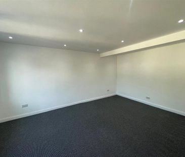 5 bedroom semi-detached house to rent - Photo 6