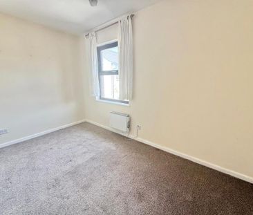 2 bedroom end of terrace house to rent - Photo 3