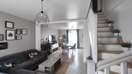 Location maison 5 pièces, 103.00m², Saint-Denis-de-l'Hôtel - Photo 3