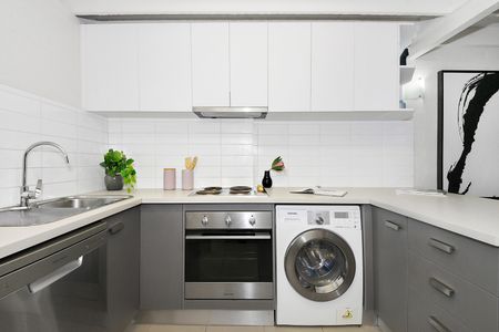 2/20 Johnstone Street, Malvern VIC 3144 - Apartment For Rent | Domain - Photo 5