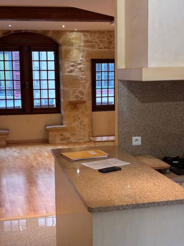 Location Appartement 3 pièces 76m² CHARLIEU 42190 - Photo 2