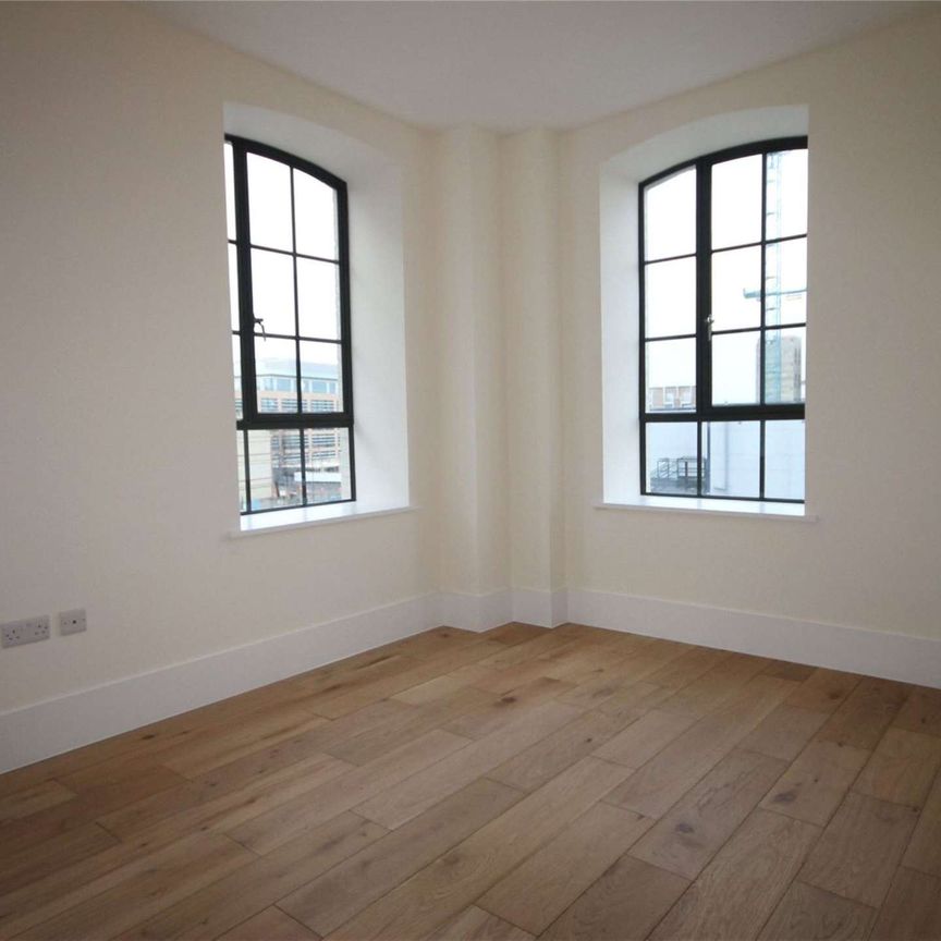 An impressive two bedroom duplex apartment - Photo 1