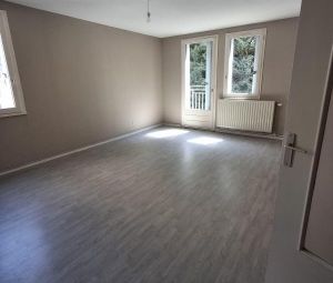 Location Appartement à LA COTE ST ANDRE - Photo 2