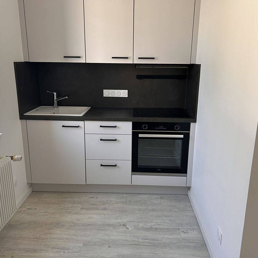Location Appartement 3 pièces 76m² - Photo 1