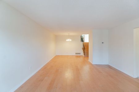 For Lease - 3301 Tallmast Crescent, Mississauga, Ontario - Photo 3