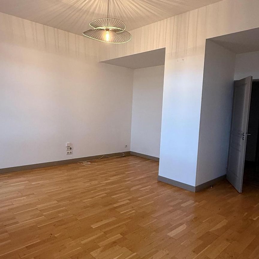 Location Appartement 4 pièces 87m² STE FOY LES LYON 69110 - Photo 1