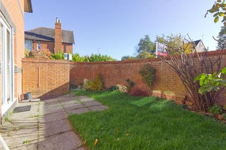 1 bedroom ground floor maisonette to rent - Photo 5