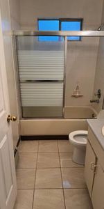 1 bedroom basment suite for rent - Photo 4