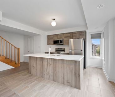 For Lease - 13 Magnolia Lane, Barrie, Ontario - Photo 6
