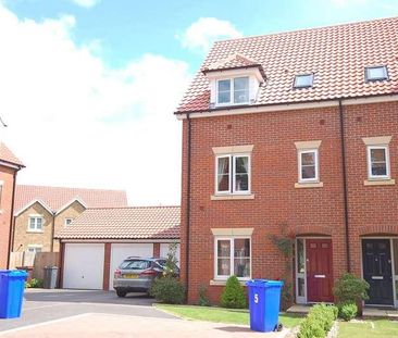 Yew Tree Close, Mildenhall, Bury St Edmunds, Suffolk, IP28 - Photo 1