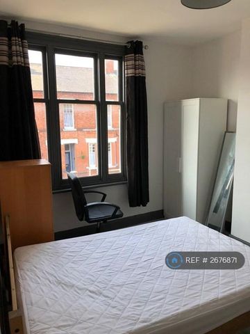 5 bedroom terraced house to rent - Photo 5