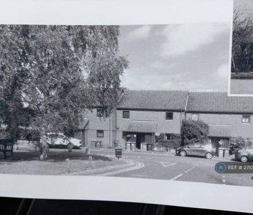 1 bedroom in a flat share to rent - Photo 4