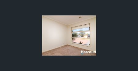 Freshly Updated & Perfectly Positioned - Photo 3