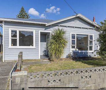 4BR Home in Rongotai - Photo 1
