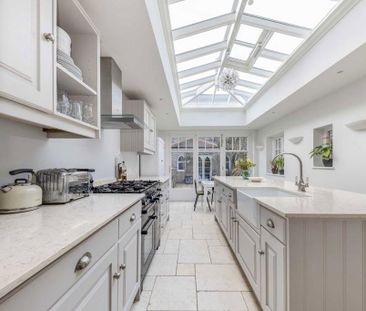 3 bedroom semi-detached house to rent - Photo 2