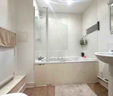 2 bedroom flat to rent - Photo 6