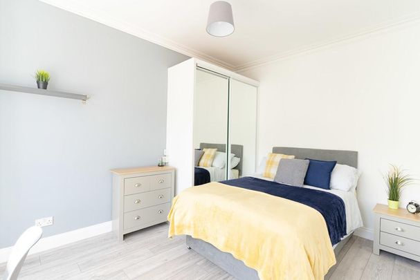 5 bedroom terraced house to rent - Photo 1