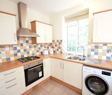 Room in a Shared Flat, Frithville Gardens, W12 - Photo 3