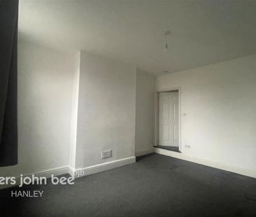 2 bedroom end of terrace house to rent - Photo 6