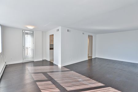 3 Bedrooms - Photo 2