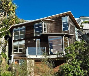 Sunny 4BR Wadestown Haven with Views! - Photo 6