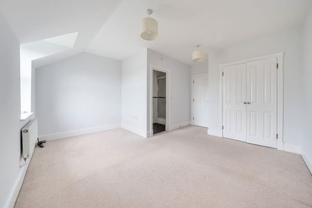 5 bedroom mid terraced house to rent, - Photo 2