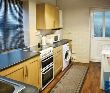 Lynton Avenue, Springwood, Huddersfield, HD1 - Photo 2
