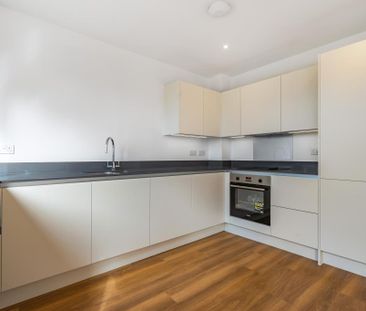 2 bedroom semi-detached house to rent - Photo 5