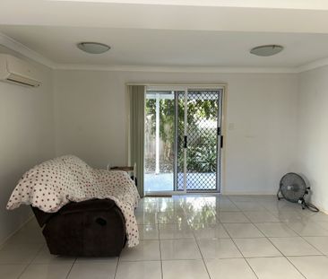 Townhouse / 3 Bed / 2 Bath / SLUG - Photo 1
