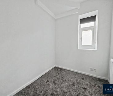 2 bedroom end of terrace house to rent - Photo 2