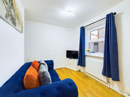 Portland Square - Photo 4