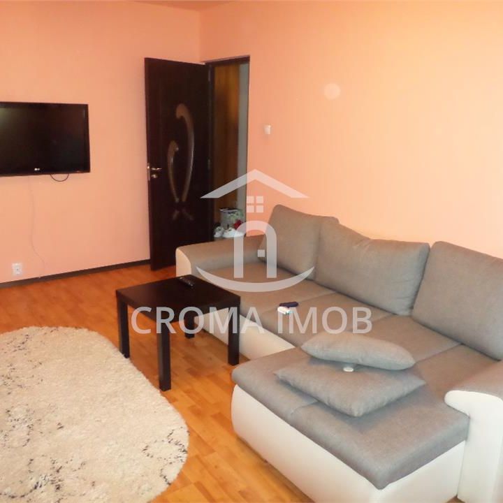 Inchiriere apartament 3 camere in Ploiestii zona Paltinis - Photo 1